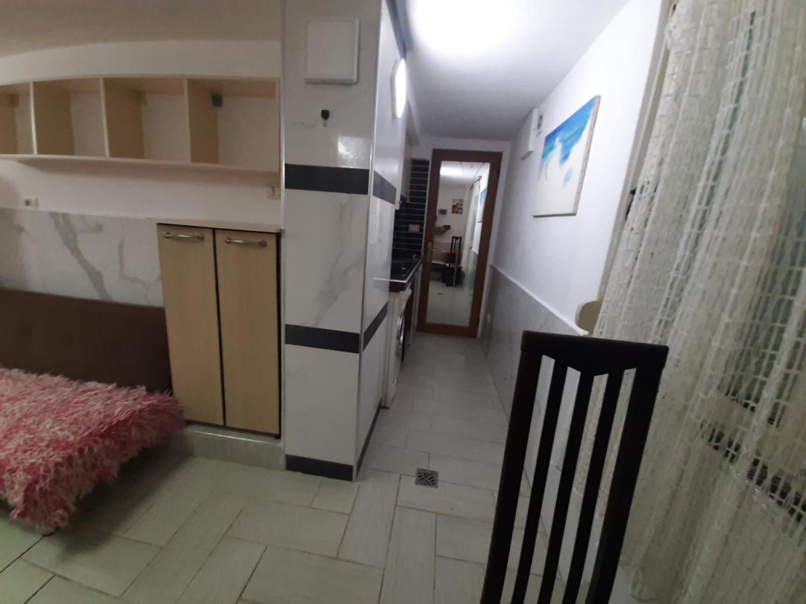 Apartment Lovely Amd Quite Appartament 1-1 Tirana